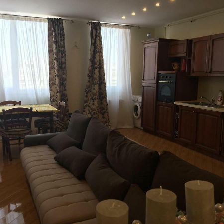 Apartament Valeria Apartment Arad Bagian luar foto