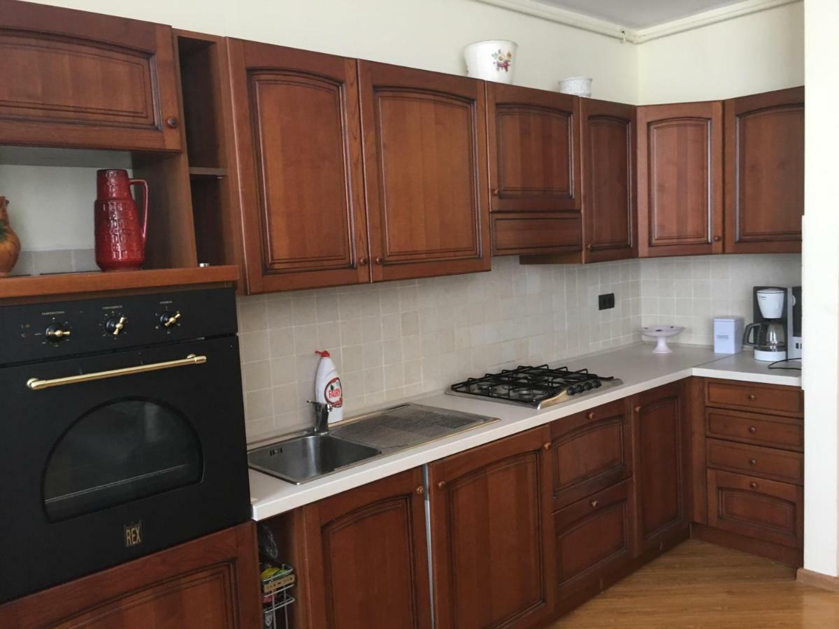 Apartament Valeria Apartment Arad Bagian luar foto