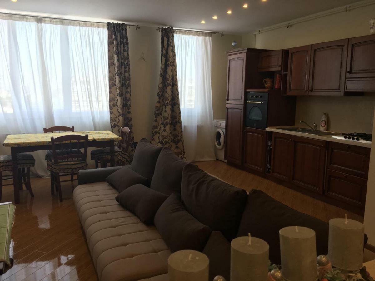 Apartament Valeria Apartment Arad Bagian luar foto