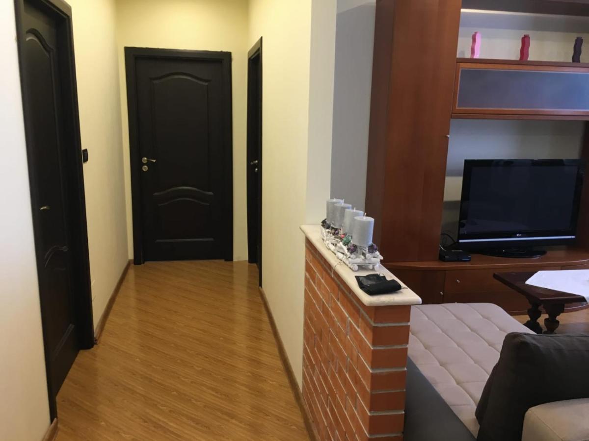 Apartament Valeria Apartment Arad Bagian luar foto